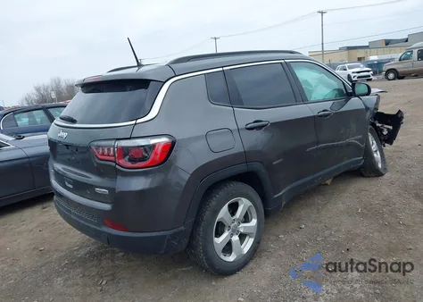 2018 Jeep Compass Latitude 4X4 from USA, damaged, VIN 3C4NJDBB8JT307154